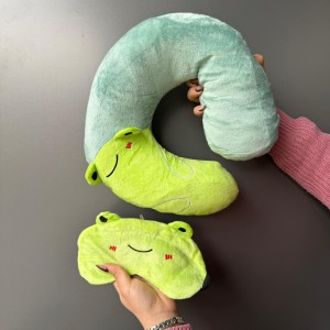 ست بالشتک گردنی و چشم بند طرح حیوانات