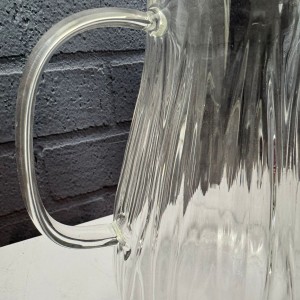 پارچ و لیوان پیرکس شیار دار درب استیل ۷ پارچه