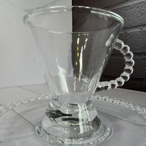 ست 6 نفره استکان و نعلبکی طرح ساده دسته مرواریدی