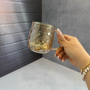 لیوان پیرکس شامپاینی دسته دار طرح لوزی