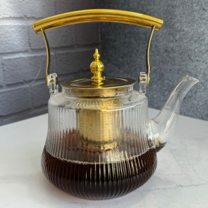 قوری پیرکس شیاردار درب و دسته طلایی 1200 میل