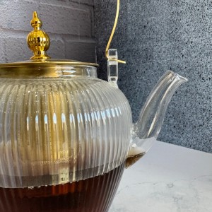 قوری پیرکس طرح درب گمبدی طلایی صافی دار