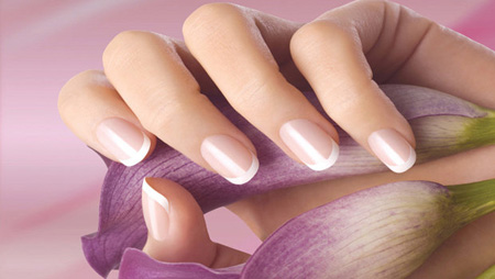 انواع روش کاشت ناخن + مزایا و معایب کاشت ناخن