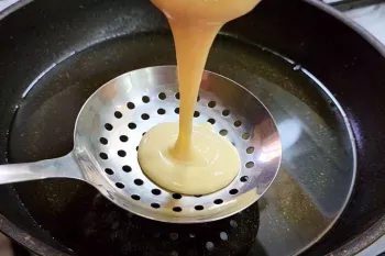 طرز تهیه شیرینی ترد و سرخ کردنی