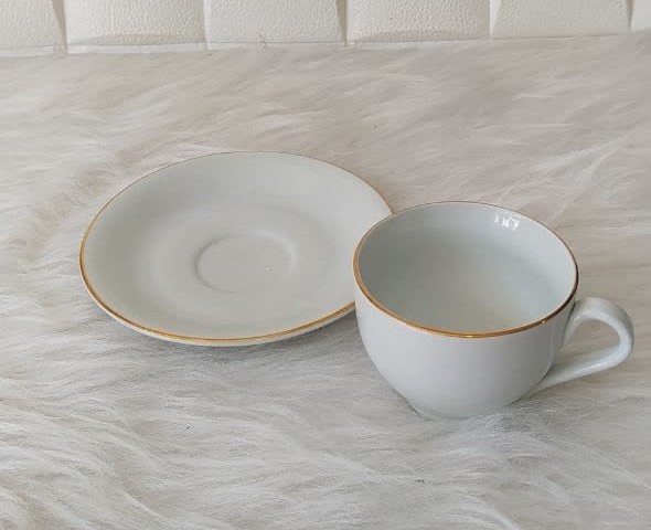 فنجان و نعلبکی لبه طلایی   مارک مرجان