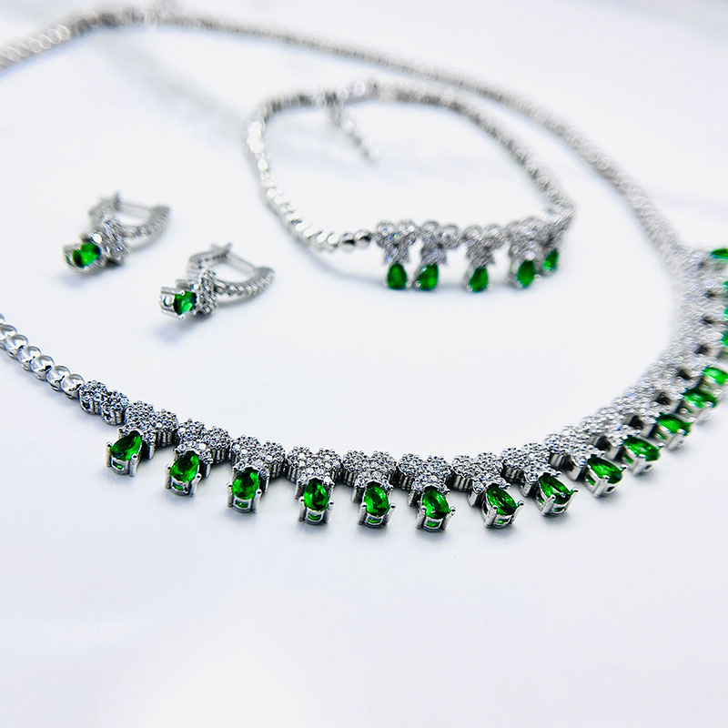 سرویس نقره زنانه مدل اشکی طرح زمرد