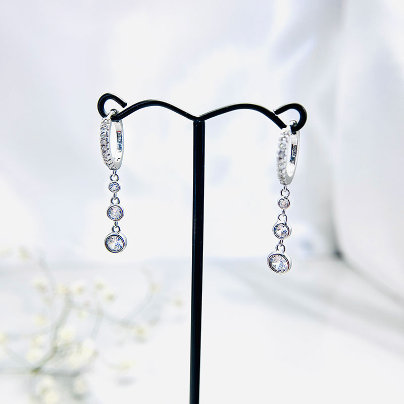 گوشواره نقره زنانه مدل آویز چند نگین