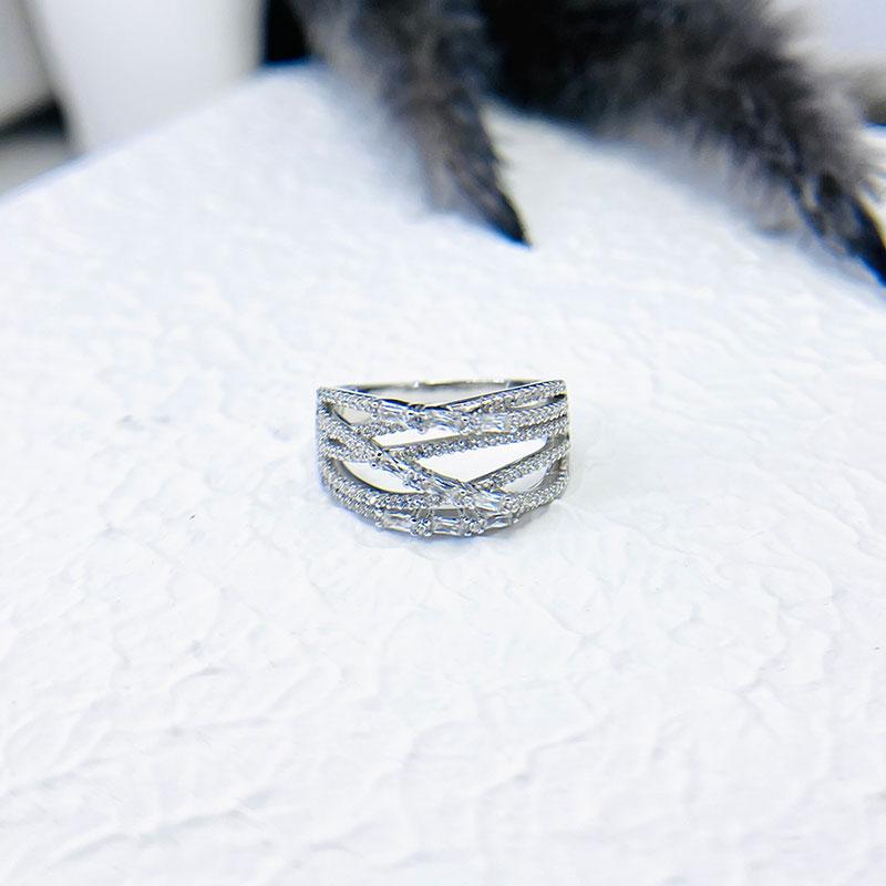 انگشتر نقره زنانه مدل نگین خط