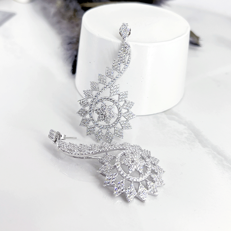 گوشواره نقره زنانه مدل مجلسی مارپیچ