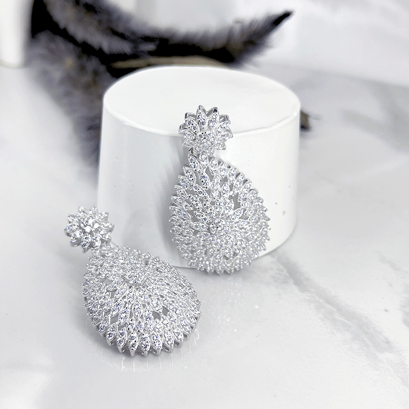 گوشواره نقره زنانه مجلسی مدل اشک گل