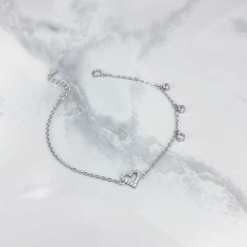 دستبند نقره دخترانه مدل قلب آویز نگین