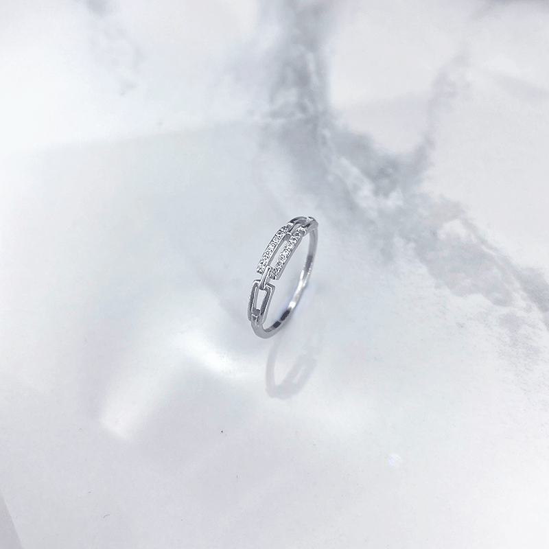 انگشتر نقره دخترانه مدل حلقه کشیده