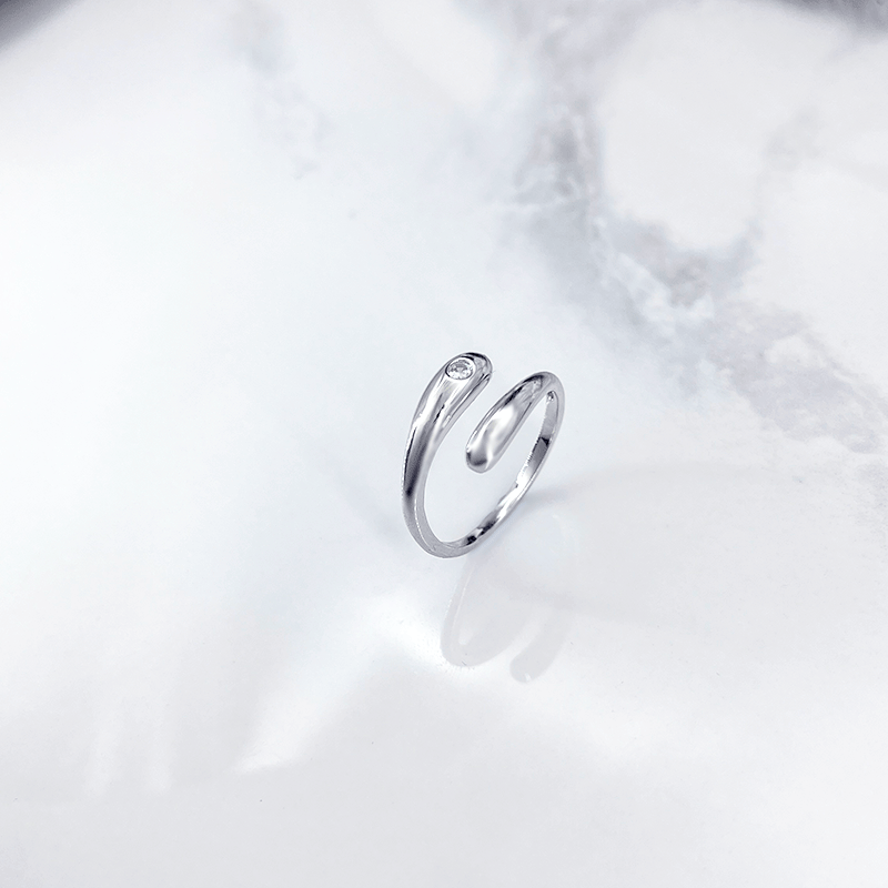 انگشتر نقره دخترانه مدل مار تک نگین