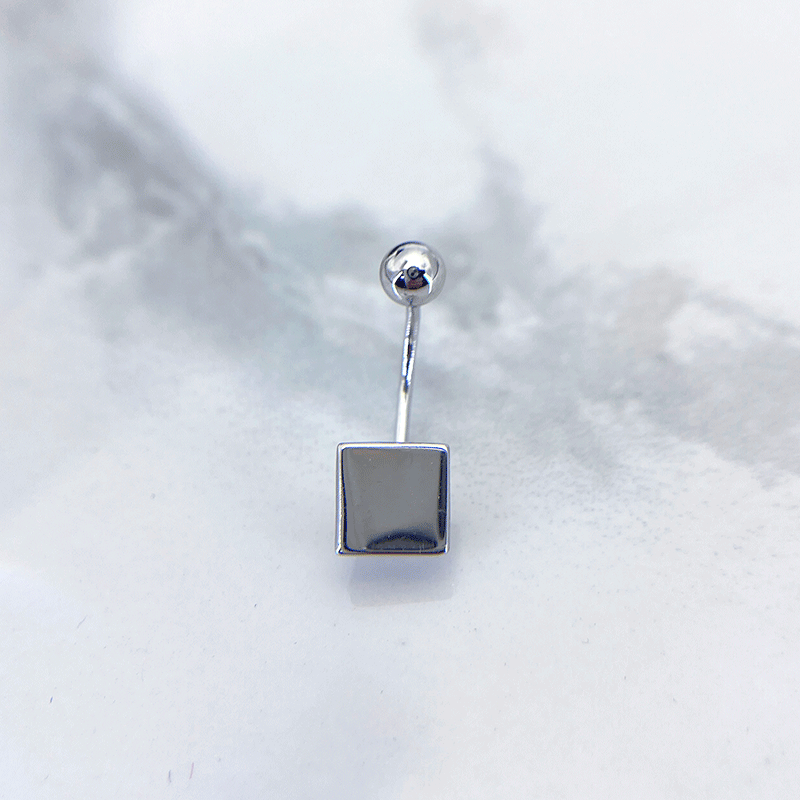پیرسینگ نقره ناف مدل مربع