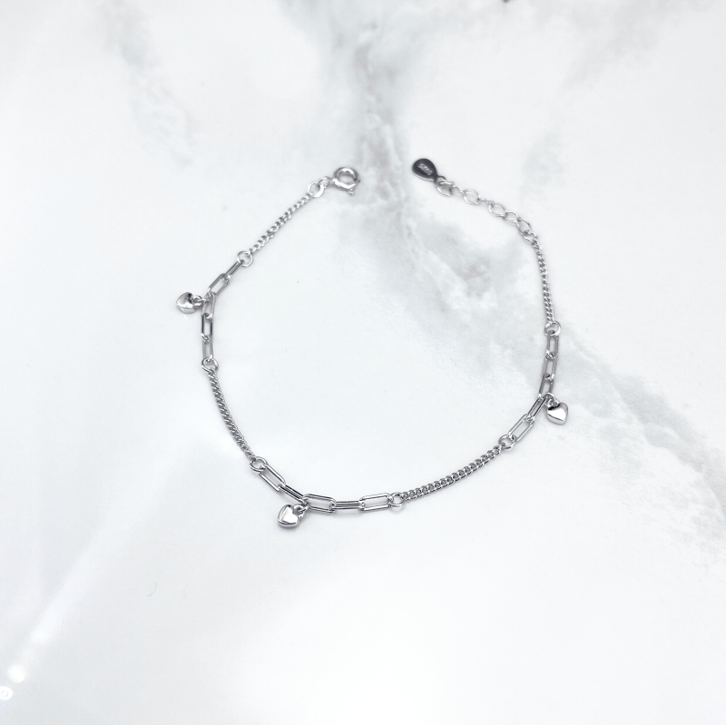 دستبند نقره دخترانه مدل قلب آویز