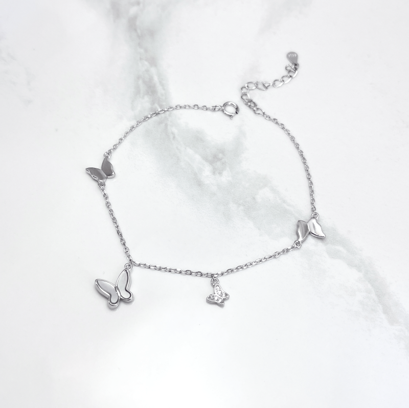 دستبند نقره دخترانه مدل آویز پروانه