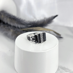 انگشتر نقره کریستال مشکی