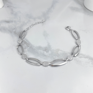 نمای براق و درخشنده دستبند