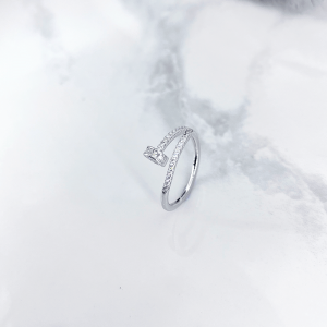 انگشتر نقره دخترانه مدل میخ