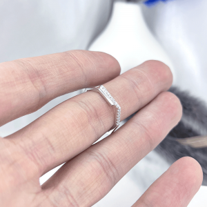 نمای انگشتر نقره ظریف