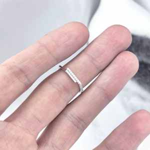 نمای دو طرف انگشتر نقره دخترانه