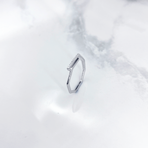 انگشتر نقره دخترانه مدل هشت ضلعی