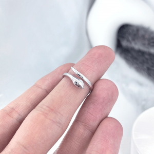 انگشتر نقره مار مدل بدون نگین