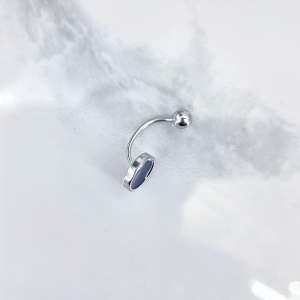 پیرسینگ ناف دایره مشکی