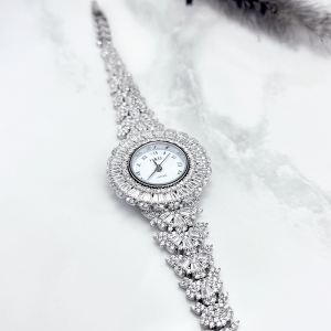 نمای متفاوت ساعت زنانه نقره