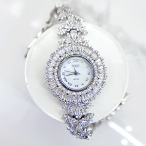 نمای صفحه ساعت نقره زنانه