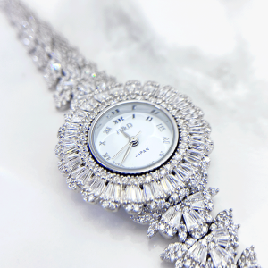 صفحه سفید رنگ ساعت نقره زنانه