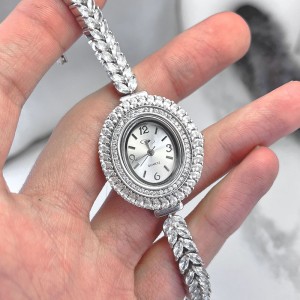 اعداد درشت ساعت نقره زنانه