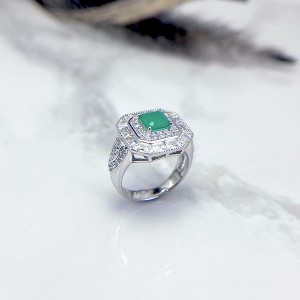 انگشتر زنانه طرح زمرد نقره زنانه