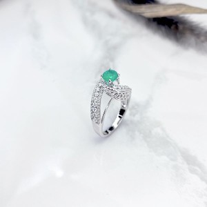 انگشتر نقره زنانه طرح زمرد درشت