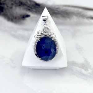 نمای سنگ اصل گردنبند زنانه یاقوت