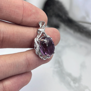 نمای راست مدال آمیتیس