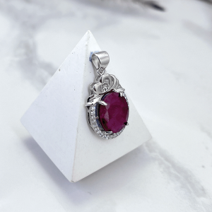 مدال آویز یاقوت زنانه