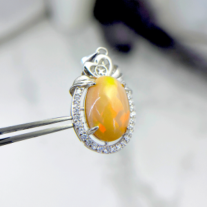 سنگ اوپال گردنبند نقره زنانه