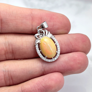 سنگ اصل اوپال مدال زنانه