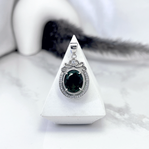 مدال نقره طرح زمرد کریستال