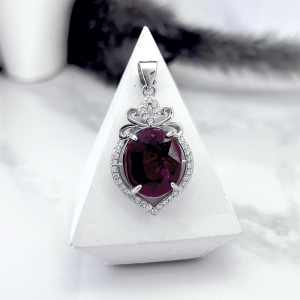 مدال آویز نقره زنانه قرمز