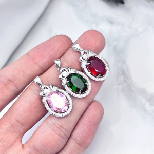 سه رنگ پر تنوع مدال زنانه نقره