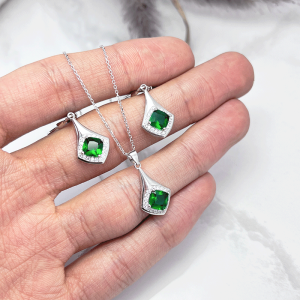 نیم ست زنانه نقره همراه زنجیر