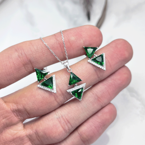 نیم ست نقره زنانه سبز مثلث اسپرت