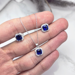 نیم ست آبی دخترانه طرح یاقوت کبود همراه زنجیر