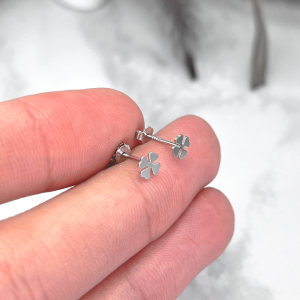 گوشواره شبدر دخترانه ظریف