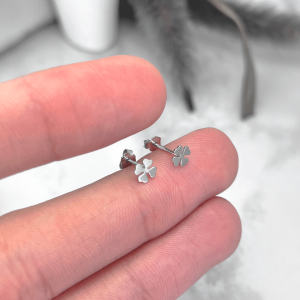 گوشواره کوچک بدون نگین شبدر