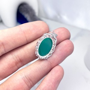 پشت مدال عقیق سبز
