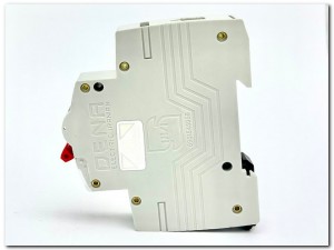 مینیاتوری 10 آمپر دنا