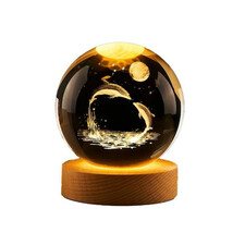 چراغ خواب مدل گوی کریستالی 3D طرح دلفین ماه و دریا سایز 8